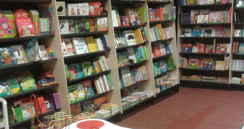 Estanterías para Libros - Libreria Abacus Mataro en Barcelona